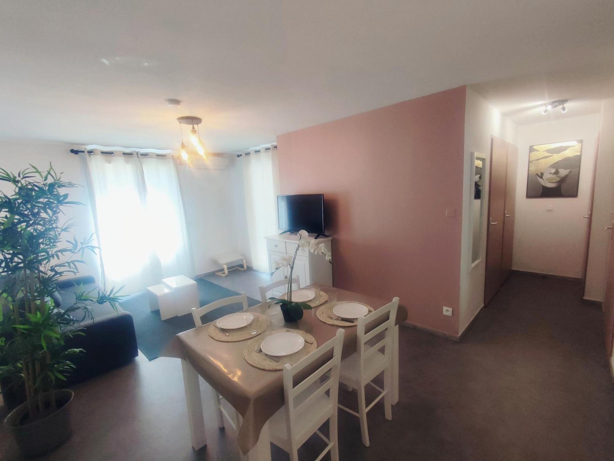 Douceur Du Verdon- Climatise Avec Piscine, Parking Apartment *